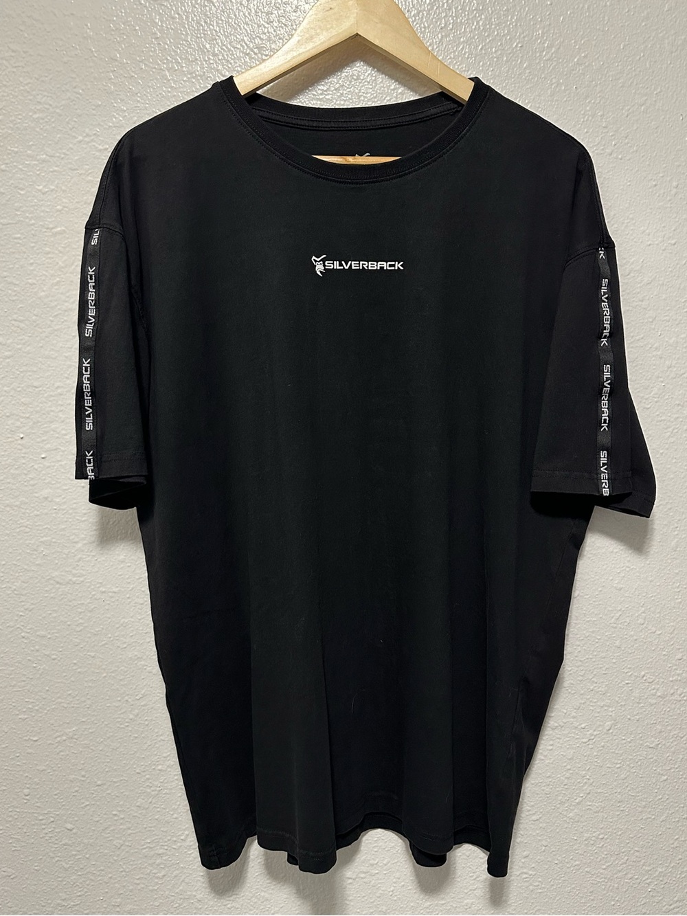 Men’s Silver Back Gym Black Graphic Short Sleeve Tee with Sleeve Tape